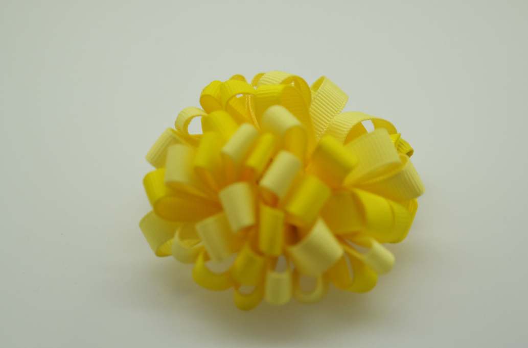 Small bowtique hair Bow with colors  Daffodil Yellow, Baby Maize